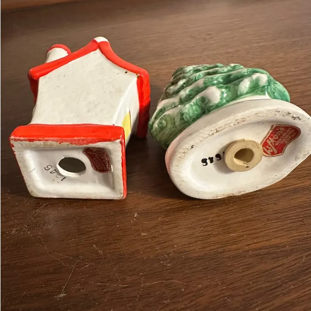Lefton Vintage Christmas House Tree Salt & Pepper Shakers Red Green